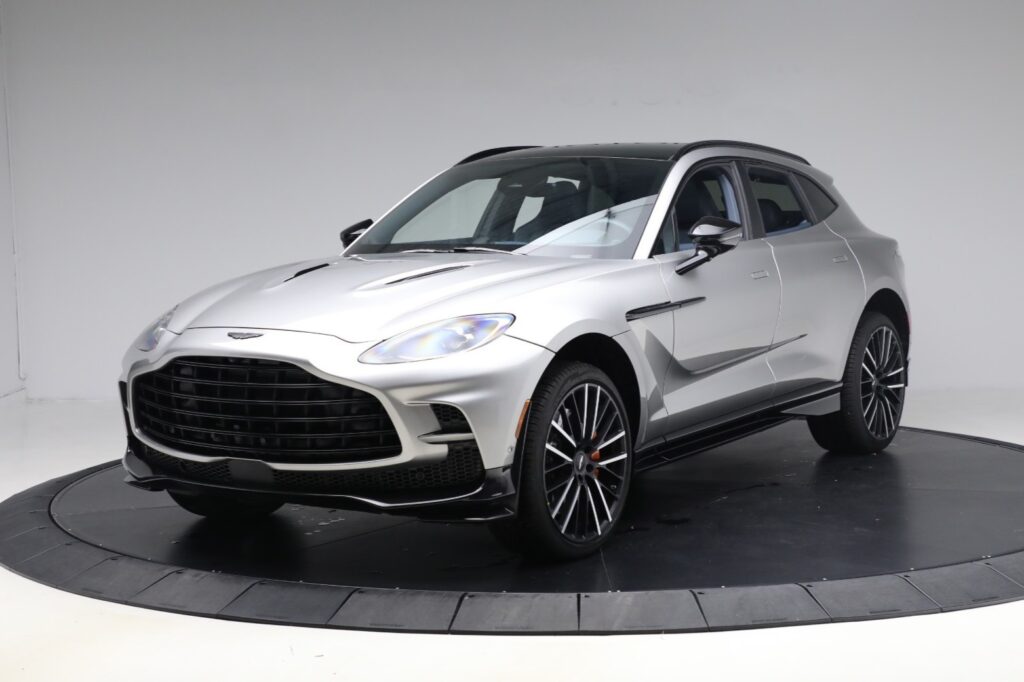 Aston Martin DBX707 Front 2