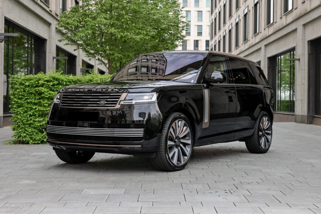 Range Rover SV Front