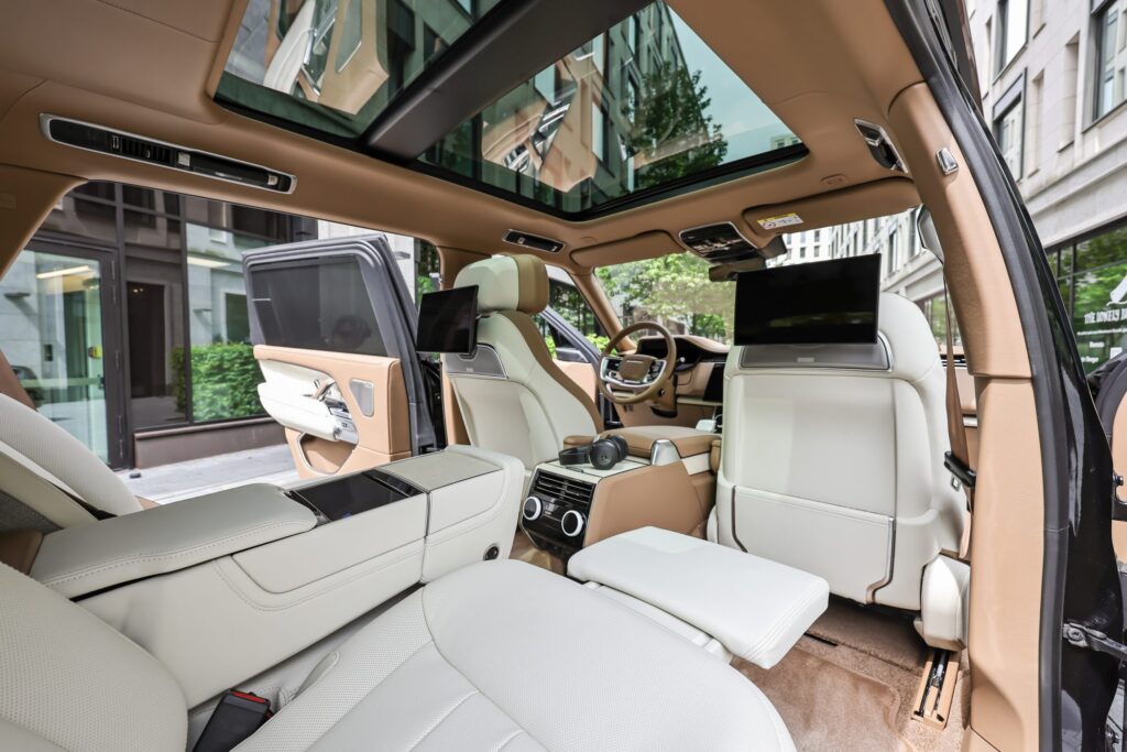 Range Rover SV Interior 3