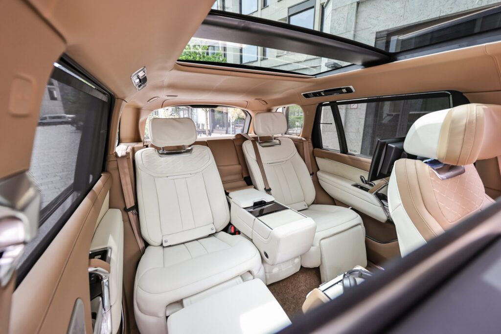 Range Rover SV Interior 4