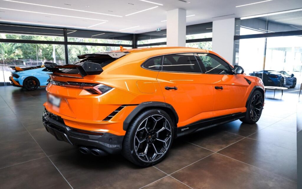 Urus Performante Orange Rear 2