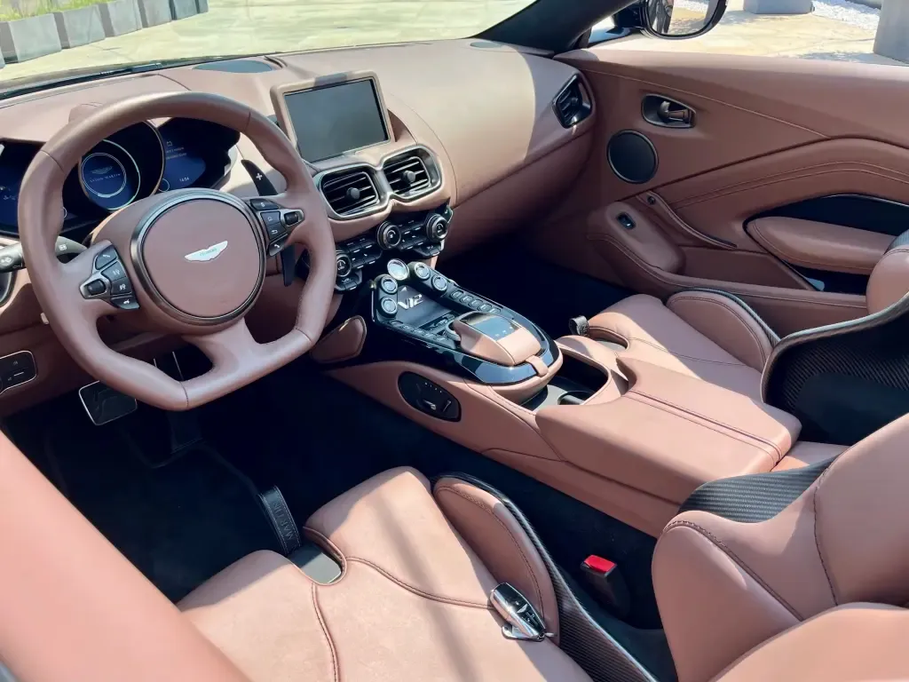 Aston Martin V12 Vantage Roadster Interior