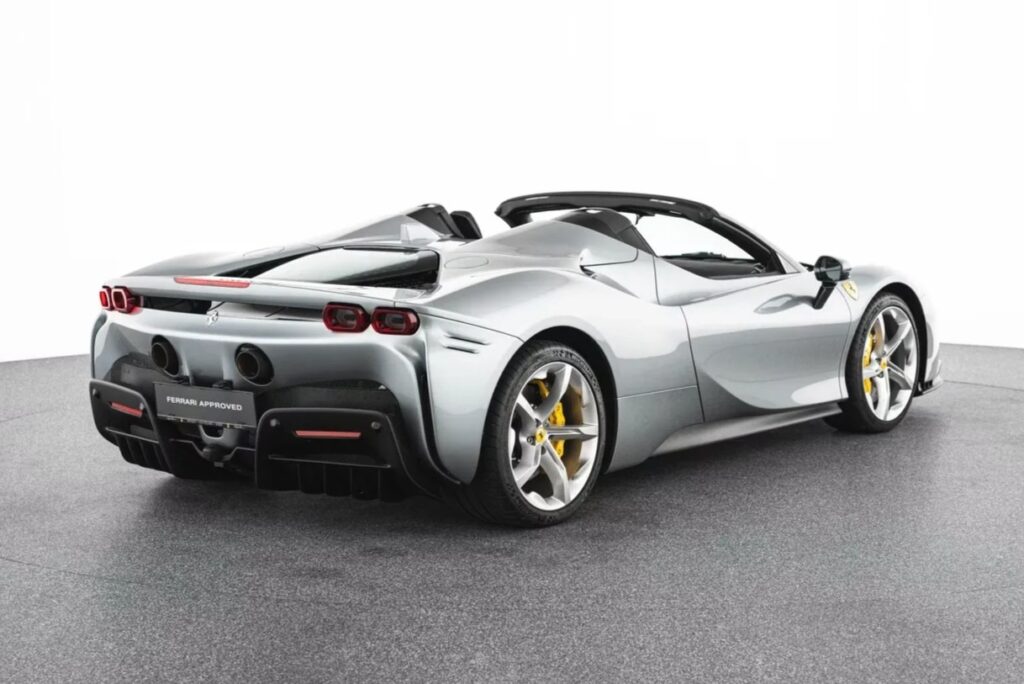 imgi_59_Ferrari-SF90-Silver-Rear