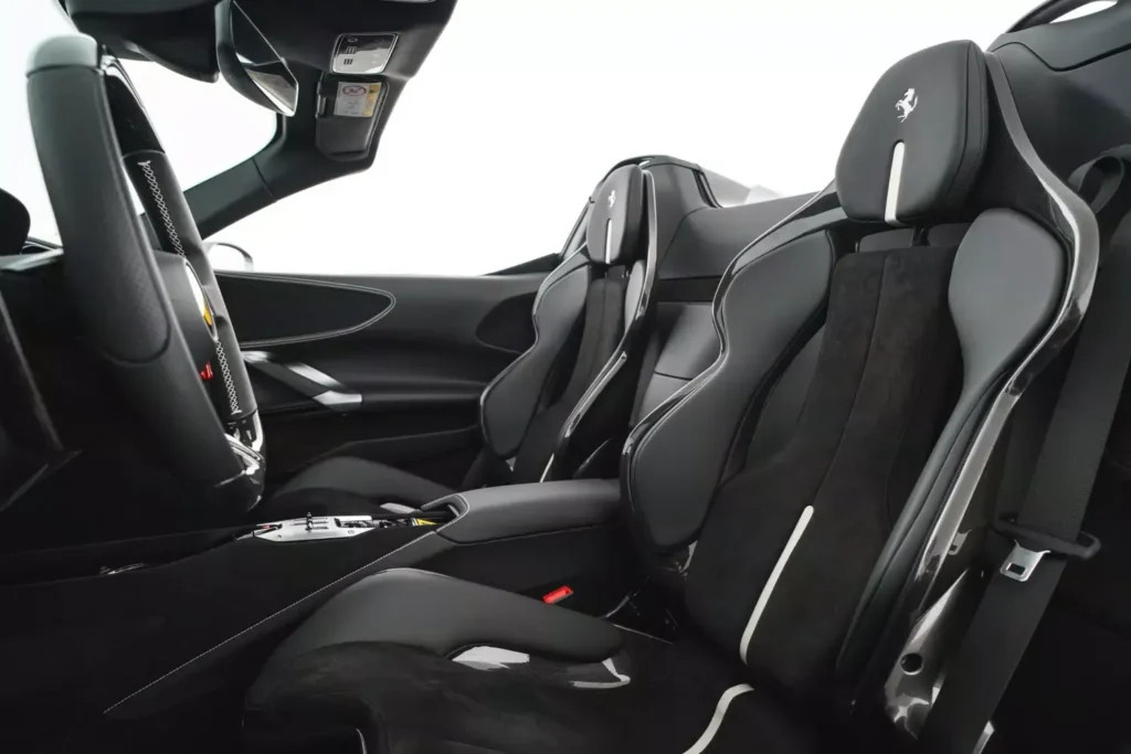 imgi_67_Ferrari-SF90-Silver-Interior