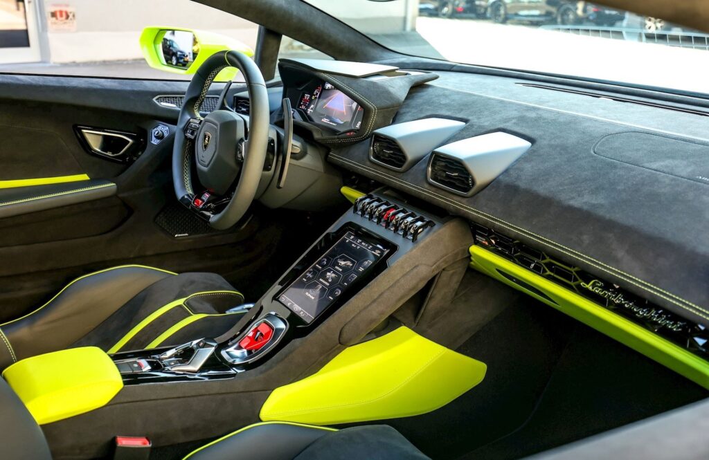 Lamborghini Huracan Tecnica Green Interior