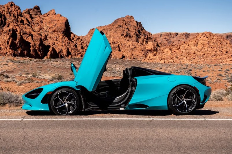 McLaren 750S Spider Tokyo Cyan Side 3