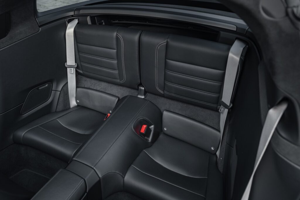 Porsche 911 Targa 4 GTS 992.2 Interior 5
