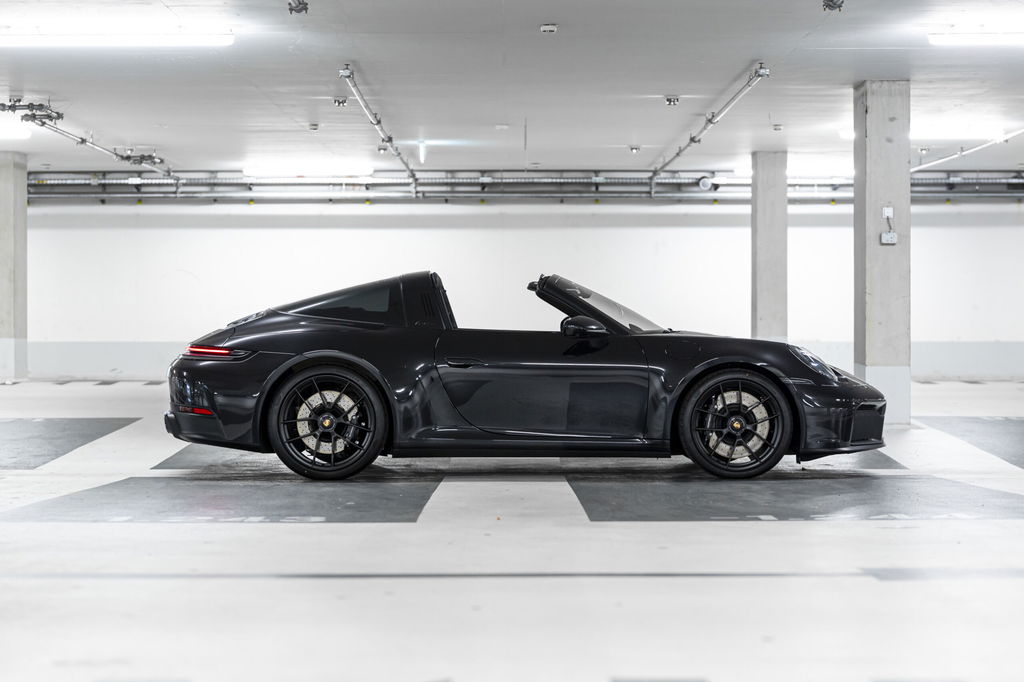 Porsche 911 Targa 4 GTS Black 992.2 Side